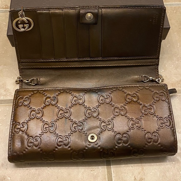 (SOLD) Auth Gucci Wallet on chain - Picture 4 of 15